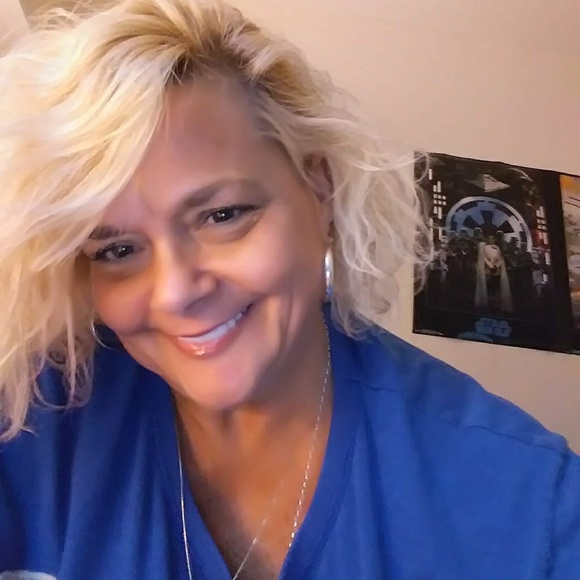 Meet your Posher, Bridget - Picture 2 of 2